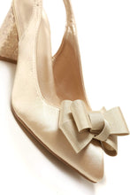 Load image into Gallery viewer, Kirra slingback with bow trim court