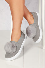 Load image into Gallery viewer, Sherrie faux fur pom pom skater pump