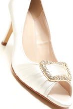 Load image into Gallery viewer, Layla high heel open toe satin broach