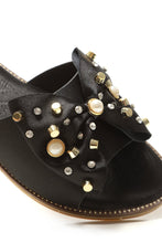 Load image into Gallery viewer, Harper pearl &amp; diamante bow detail slider